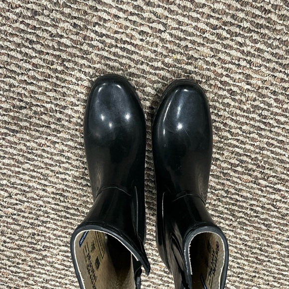 Hunter Women’s Rubber Platform Rain Boots - Picture 4 of 6